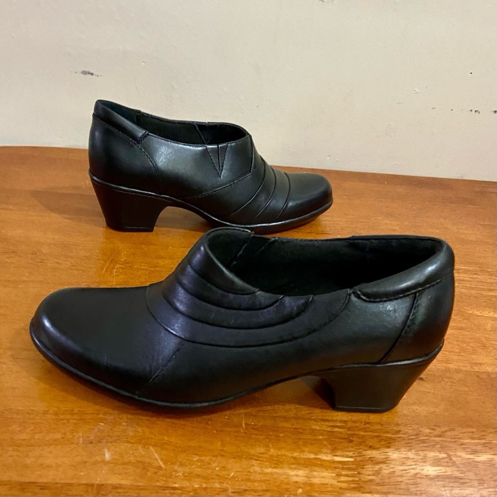 Clarks Bendables Black Leather Ankle Boots -Size 5.5